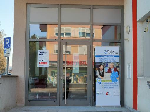 Eingang zu den Räumlichkeiten des Digital-Kompass Standortes in Heilbronn