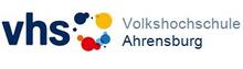 Logo der VHS Ahrensburg in blauen Buchstaben und mit bunten Kreisen. 